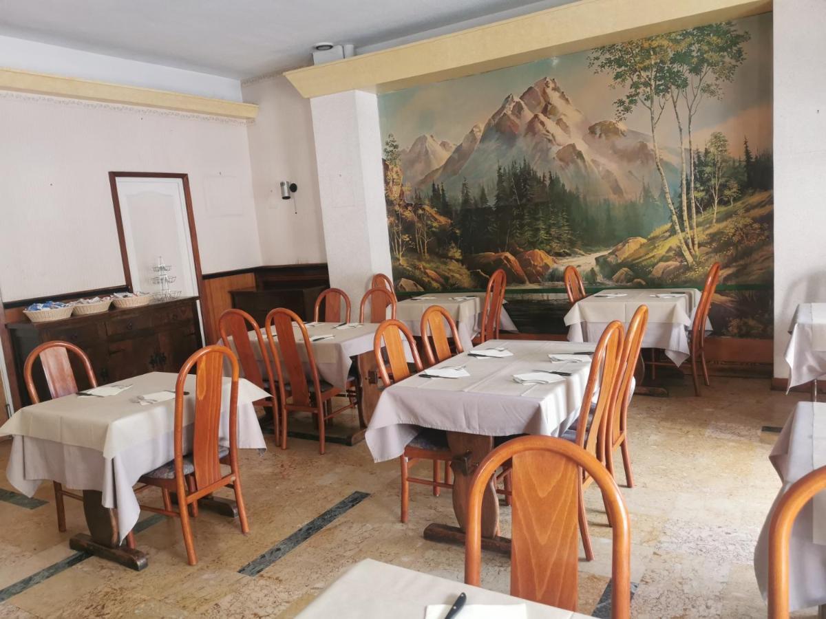 Hotel Le Tourisme Embrun Exterior photo
